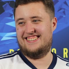 ZywOo headshot